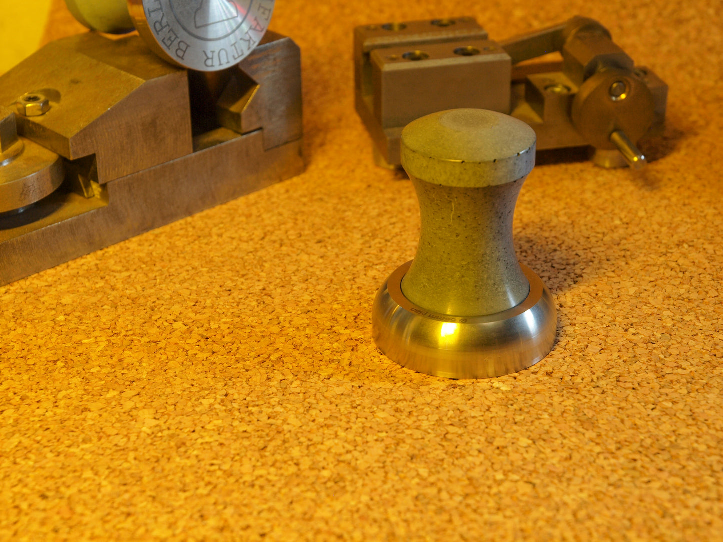 Handgefertigter Espresso-Tamper mit Betongriff – Personalisiert