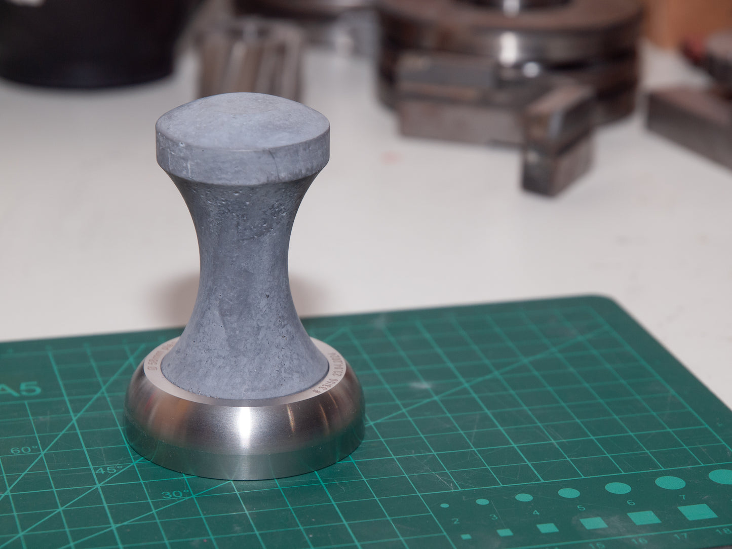 Handgefertigter Espresso-Tamper – Beton-Griff (Langer Griff) – Präzise und Einzigartig