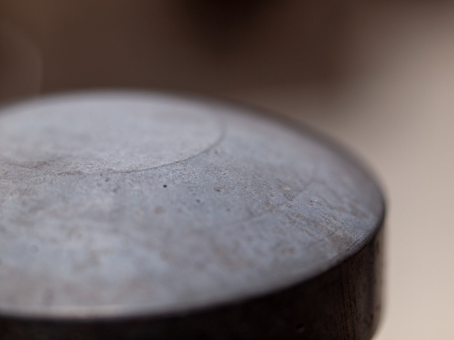 Handgefertigter Espresso-Tamper mit Betongriff – Personalisiert